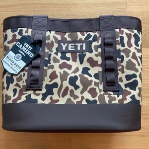 YETI Camino 35 wetlands camo brand new